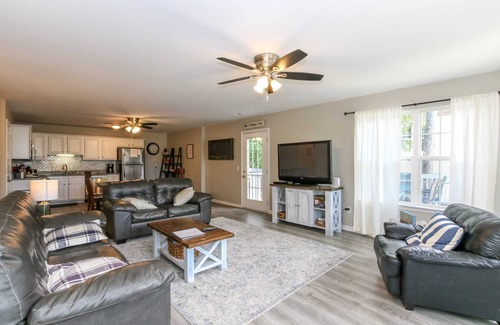 Leesburg House | House #17 On The Rocks (no pets) Lake View