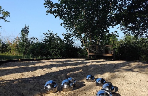 Chevigny-en-Valiere House | House 2.4.6 persons with swimming pool, petanque court near Beaune Vignoble