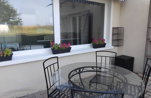 Chevigny-en-Valiere House | House 2.4.6 persons with swimming pool, petanque court near Beaune Vignoble