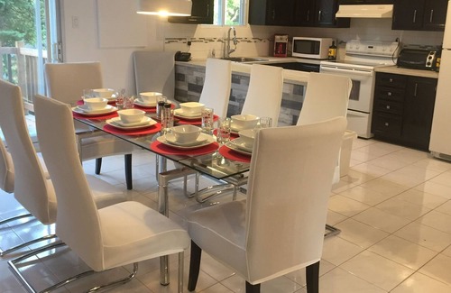 Laval-des-Rapides House | House 2floors next to metro 1500sqft, luminous