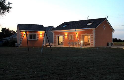 Saint-Jean-de-Sauves House | House 35 minutes from Futuroscope