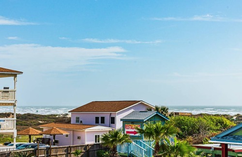Sand Point House | House ∙ 4 bedrooms ∙ 12 guests