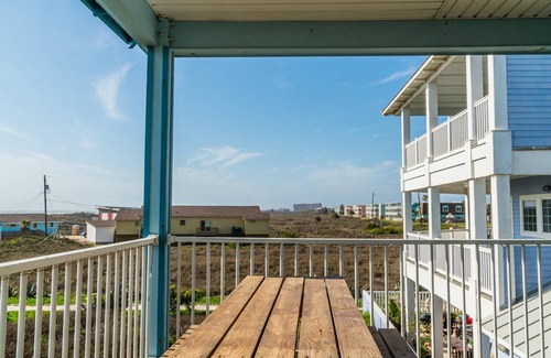 Sand Point House | House ∙ 4 bedrooms ∙ 12 guests