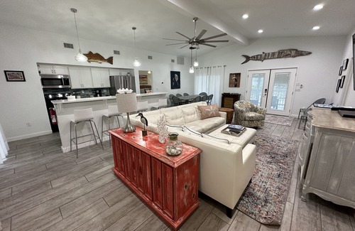 Key Allegro House | House, 4 Bedrooms + Sunroom, 2.5 Baths, Sleeps 13