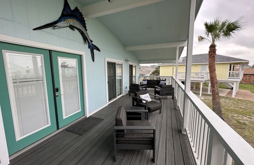 Key Allegro House | House, 4 Bedrooms + Sunroom, 2.5 Baths, Sleeps 13