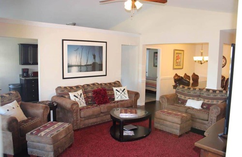 Leesburg House | House # 49 No Wake Zone (no pets)
