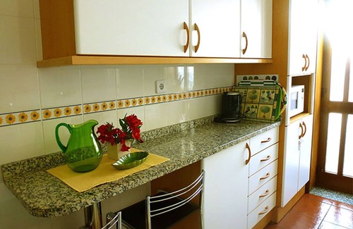 Aguda House | House 6 px 100m walk from the beach and 20' by train from the historic center of Porto.