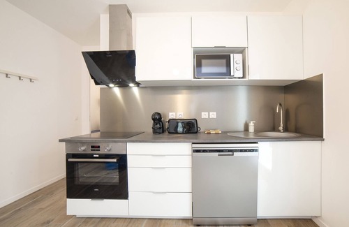 Villejuif House | House - 7 bedrooms - 3 bathrooms - near metro 7