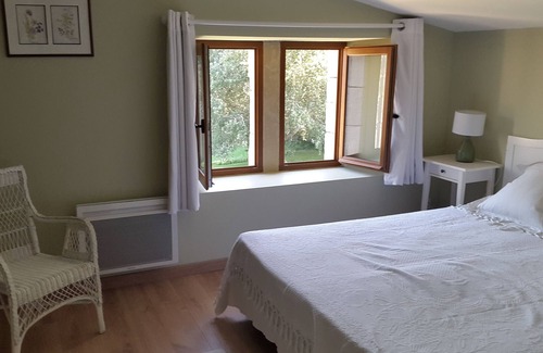 Merindol House | House adjoining a magnificent Provence farmhouse in the Luberon