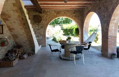 Torroella de Fluvia Cottage | House-apartment in Masia del S. XVII 5 km. of the beach