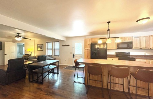 Indian River House | House at Inland Lakes Motel