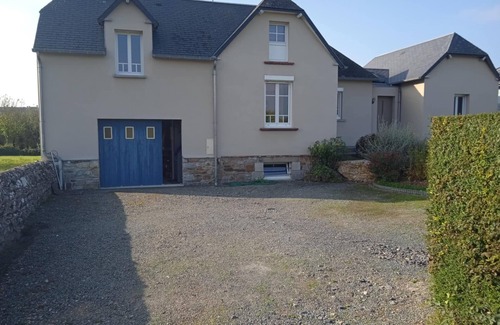 Regnezville-sur-Mer House | House between land and sea