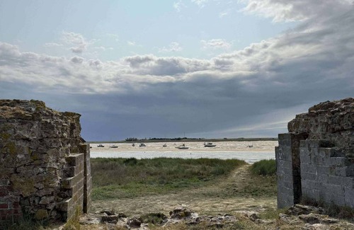 Regnezville-sur-Mer House | House between land and sea