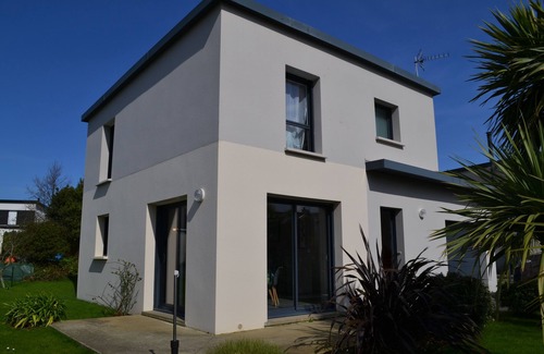 Carantec House | House between land and sea, 10 minutes' walk from the beach and GR34.