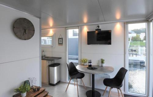 Heugum Boat Rental | House Boat Maastricht