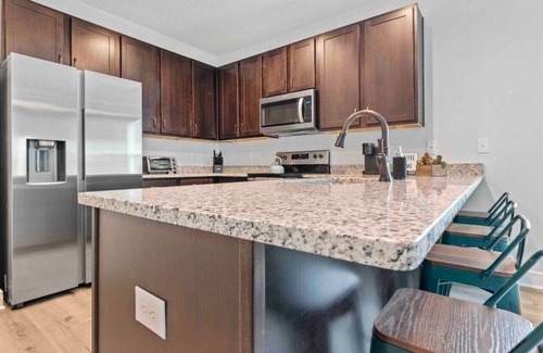 Navarre Villa | House by the Bay | Pool, Paddle Boards & BBQ Grill