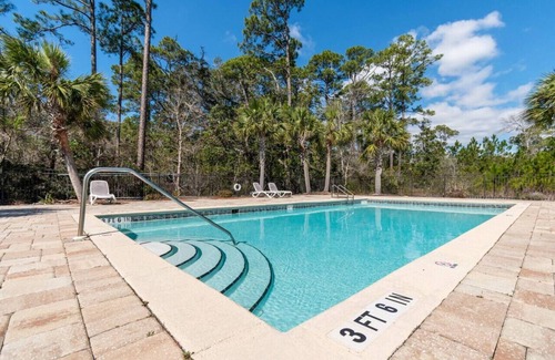 Navarre Villa | House by the Bay | Pool, Paddle Boards & BBQ Grill