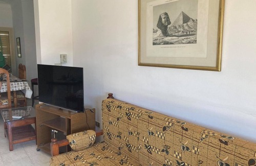 Al-Hammam Ski Chalet | House by the sea,