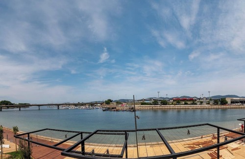 Vigo Ski Chalet | House by the Sea