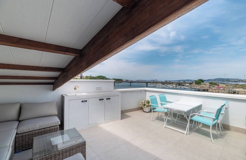 Vigo Ski Chalet | House by the Sea