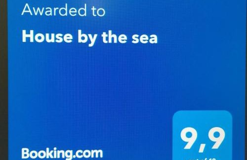 Aigio House | House by the sea