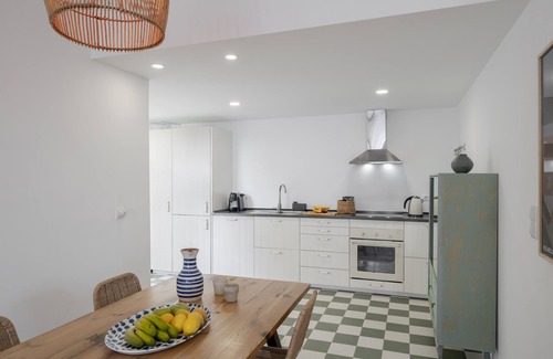 Santa Maria Maior House | House by the sea, with harbor view - Lazareto Mar