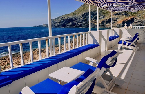 Cala Reona House | House Cala Reona West 10 pers. garden. BBQ, wifi, heated 50m from the beach
