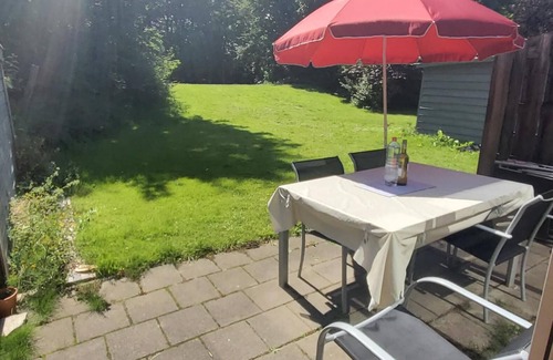 Bruinisse House | House, child-friendly, quiet location by the sea with WLAN/Wifi and dishwasher