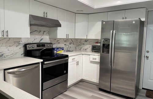 Baldwin Park House | House close to Downtown Orlando has Walking trail and next to Baldwin Park Lake