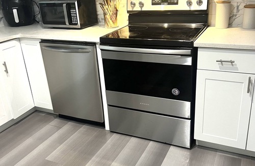 Baldwin Park House | House close to Downtown Orlando has Walking trail and next to Baldwin Park Lake