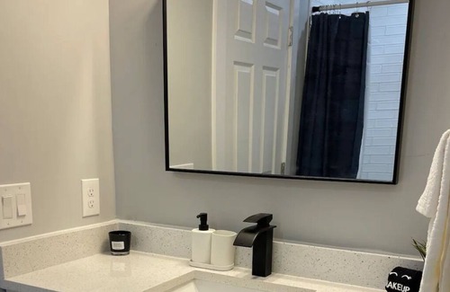 Stone Mountain House | House close to Stone Mountain