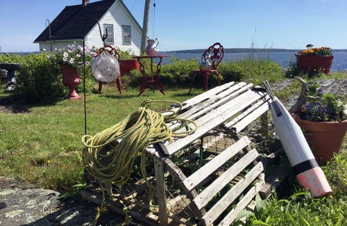 LaBelle House | House Eagle Cove - Cottage right on the shore of Ponhook Lake