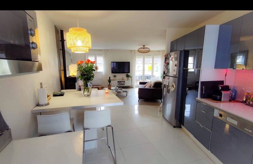 Longjumeau House | House facing south