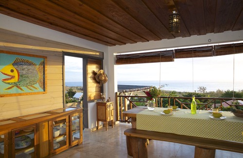 Le Portail House | House facing the ocean, idyllic setting.