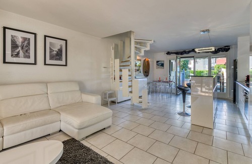Thonon-les-Bains House | House feet in the water