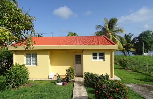 La Trinite House | HOUSE FEET IN THE WATER THE TRINITY