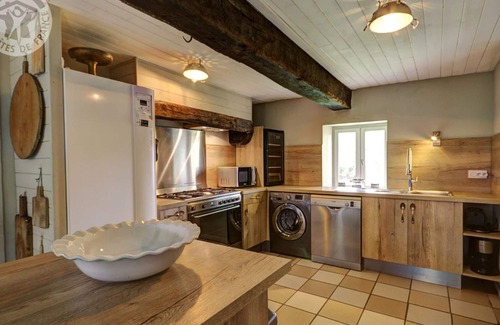 Vivans Cottage | House for 14 people with pool, spa, sauna, and garden in nature