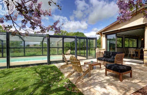 Vivans Cottage | House for 14 people with pool, spa, sauna, and garden in nature