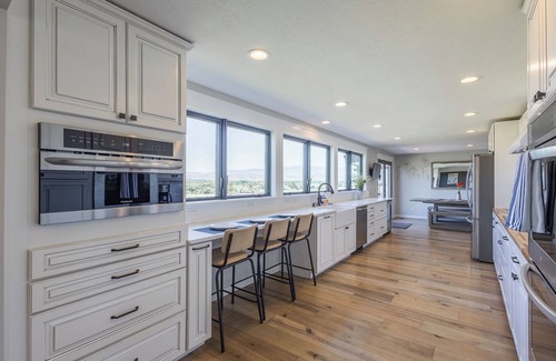 Boise House | House for 26 with Views, Bar, and Gym