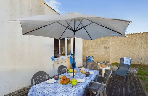 Penmarch Ski Chalet | House for 5 - 100m from the beach