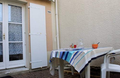 La Remigeasse House | House for 5 near beach with garden, parking