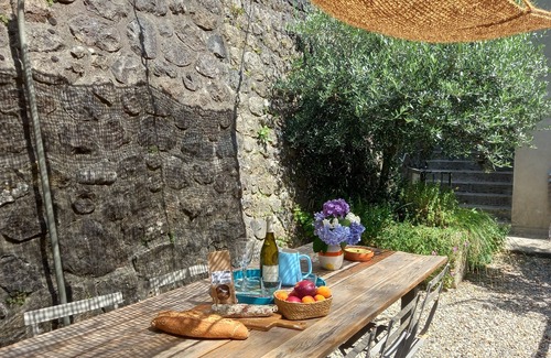 Vals-les-Bains House | House for 6 people with shady garden near the center of Vals les Bains.