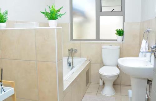 Emalahleni Hotel | House For Four Adults