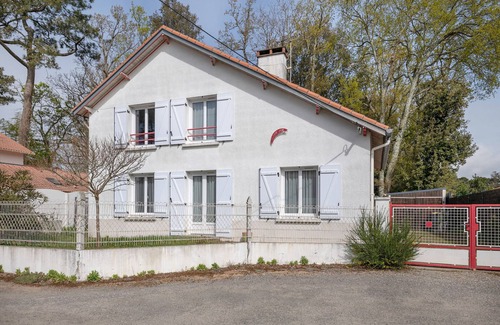 Saint-Brevin-les-Pins Ski Chalet | House for 11 people, seaside and close to town