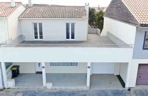 Vendays-Montalivet House | House