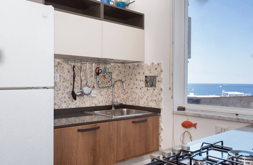 Canneto House | House Grapefruit sea view and pool 2 bed