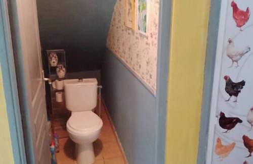 Le Mesnil-le-Roi Apartment | House ground floor garden /terrace/Paris 18' RER"A" TO Maison Laffitte- 4 pers