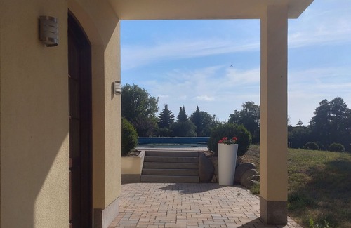 Luebars House | house horseshoe