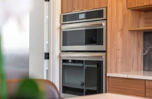 Vancouver House | House hot tub sauna close to PDX Airport