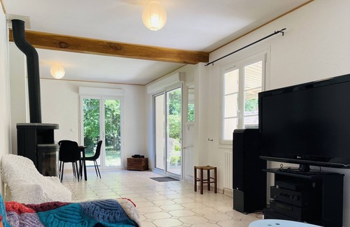 Lussault-sur-Loire House | House in a green setting with swimming pool